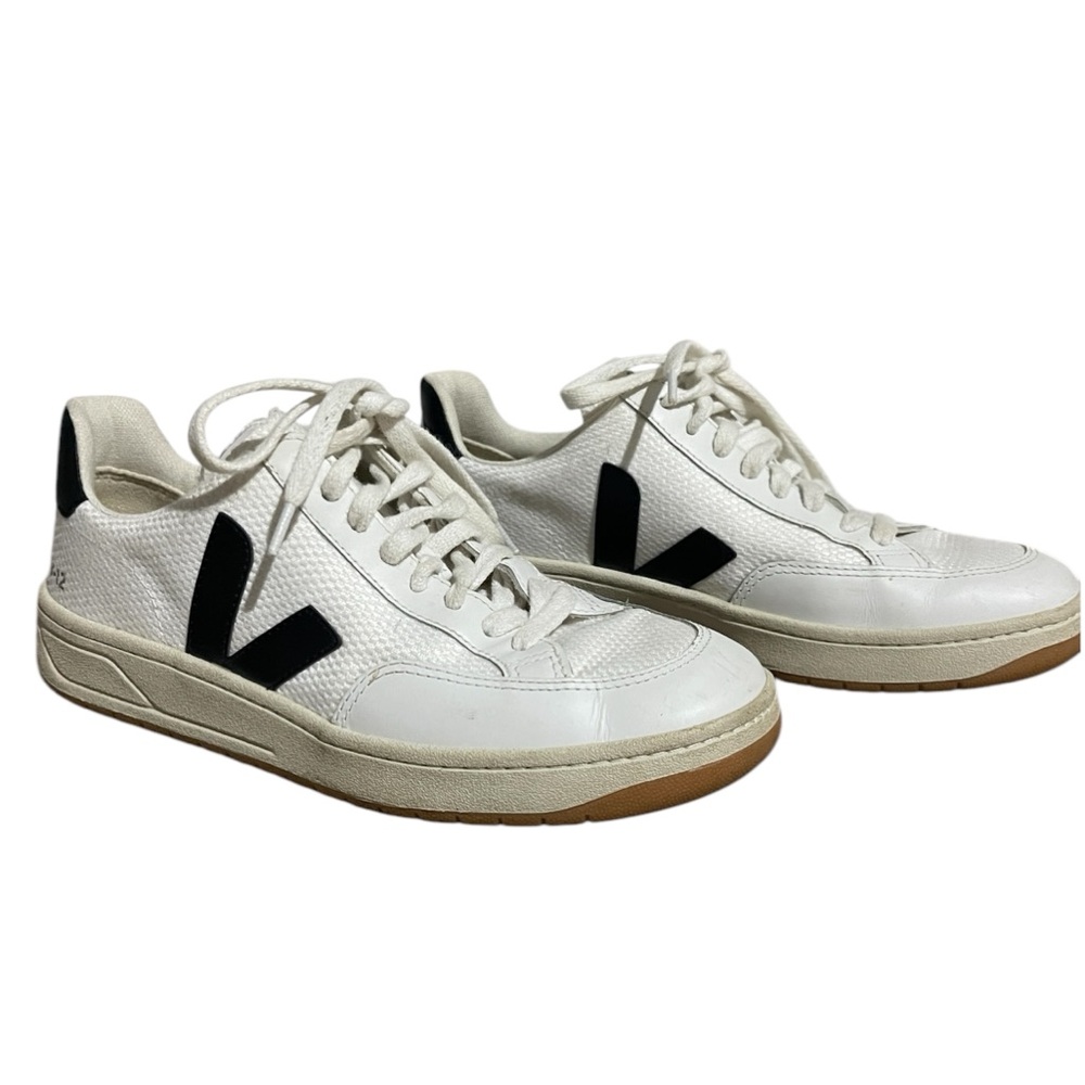Veja Women’s Tennis Shoe 8 v-12